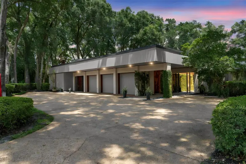 111 Sand Pine Ln, FL