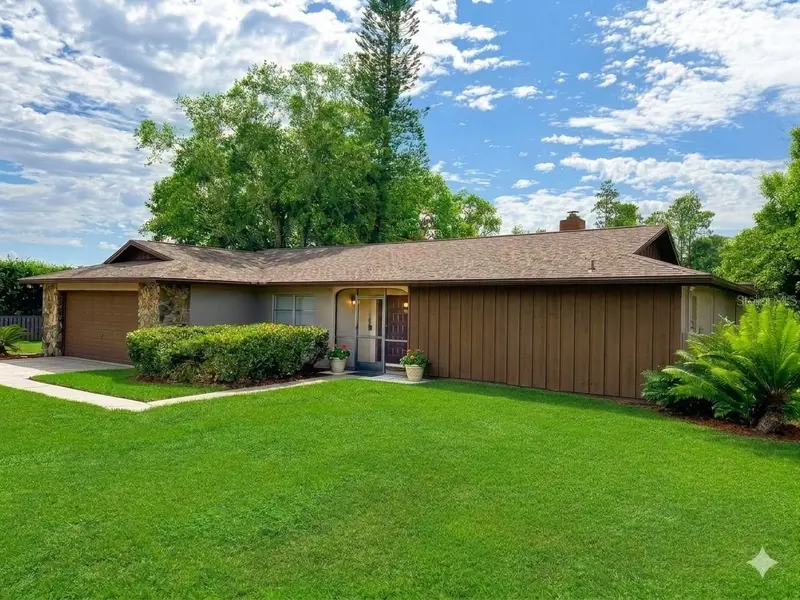 3215 Lake Saxon Dr, FL