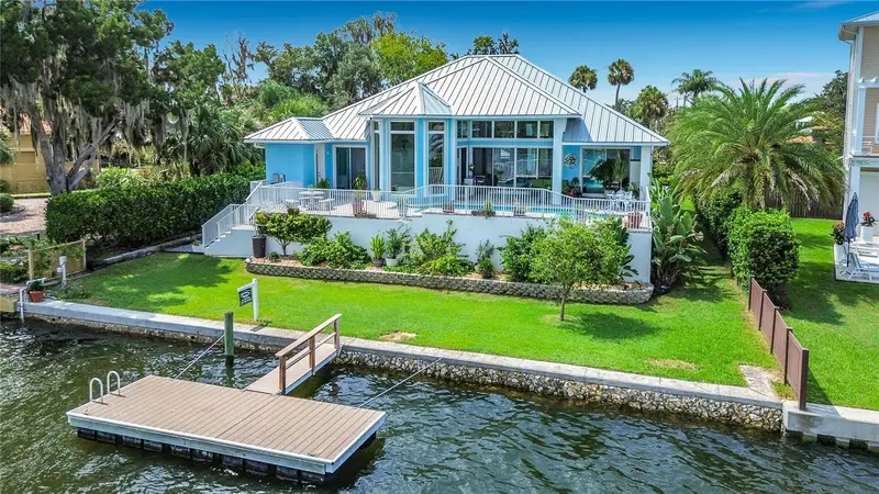 838 Sw Kings Bay Dr, FL