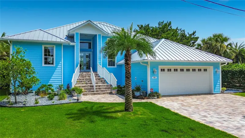 838 Sw Kings Bay Dr, FL