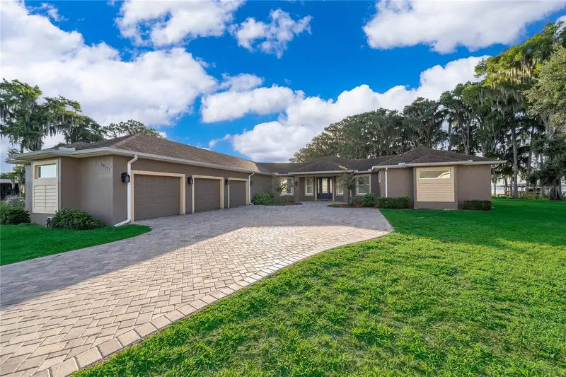 12131 Eagles Point Ct, FL