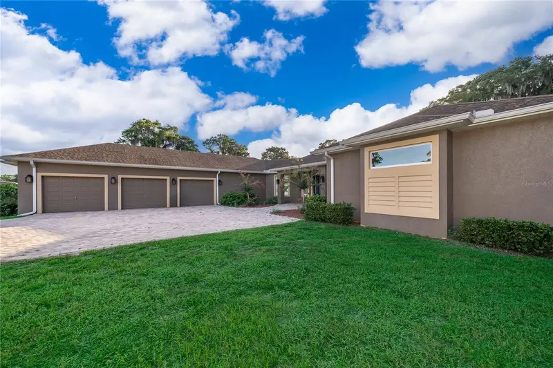 12131 Eagles Point Ct, FL