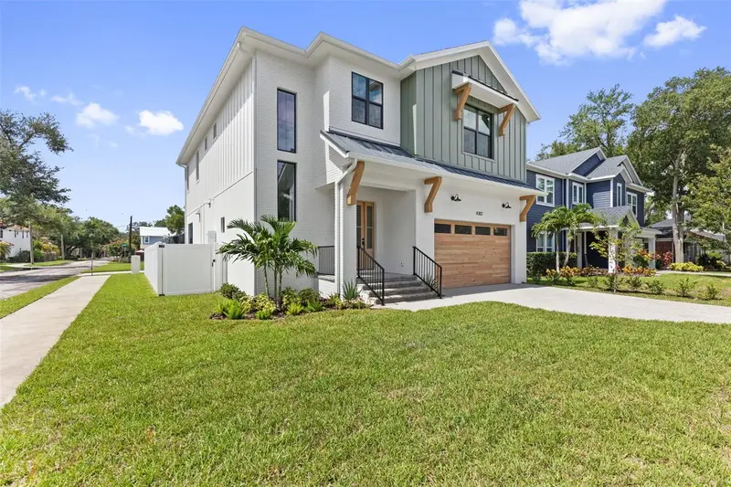 4302 W Obispo St, FL