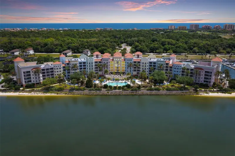 102 Yacht Harbor Dr #467, FL