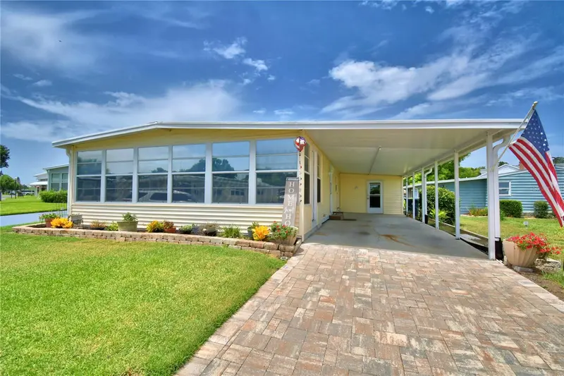 151 Holiday Ln, FL
