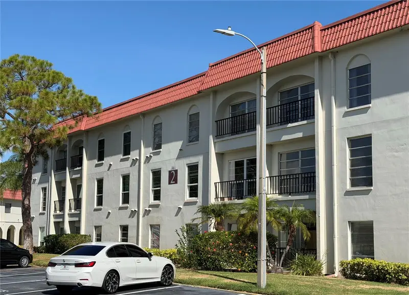2700 Bayshore Blvd #2108, FL
