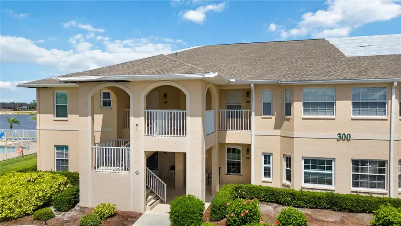 5800 Sabal Trace Dr #301, FL