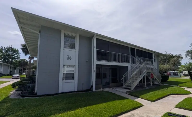 700 E Airport Blvd #H5, FL