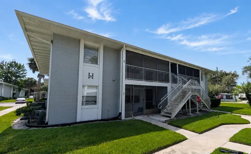 700 E Airport Blvd #H5, FL