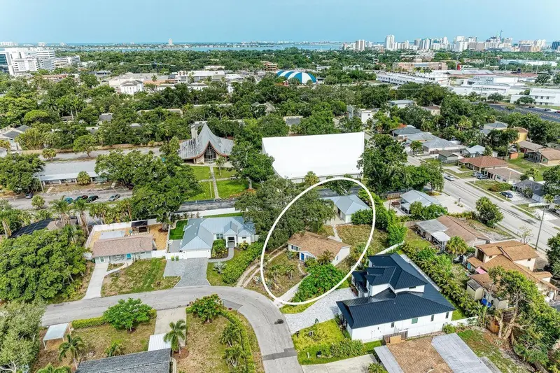 1300 Loma Linda Ct, FL