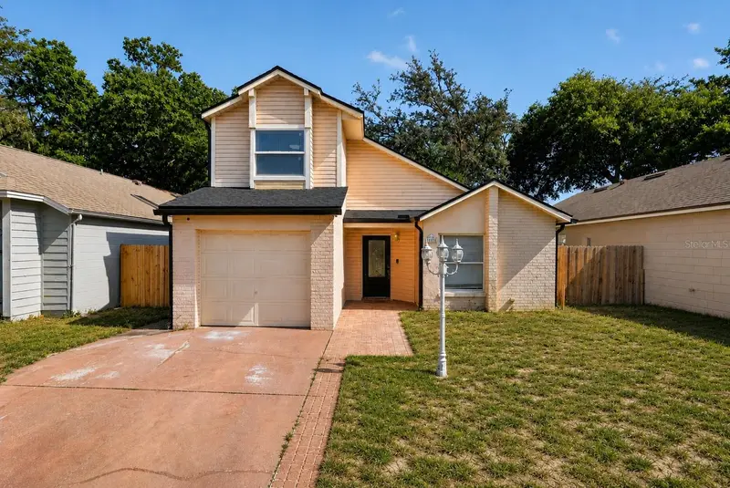 1243 Pin Oak Dr, FL