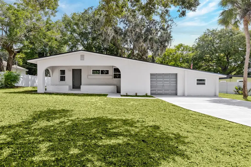 1375 Lake Dr, FL