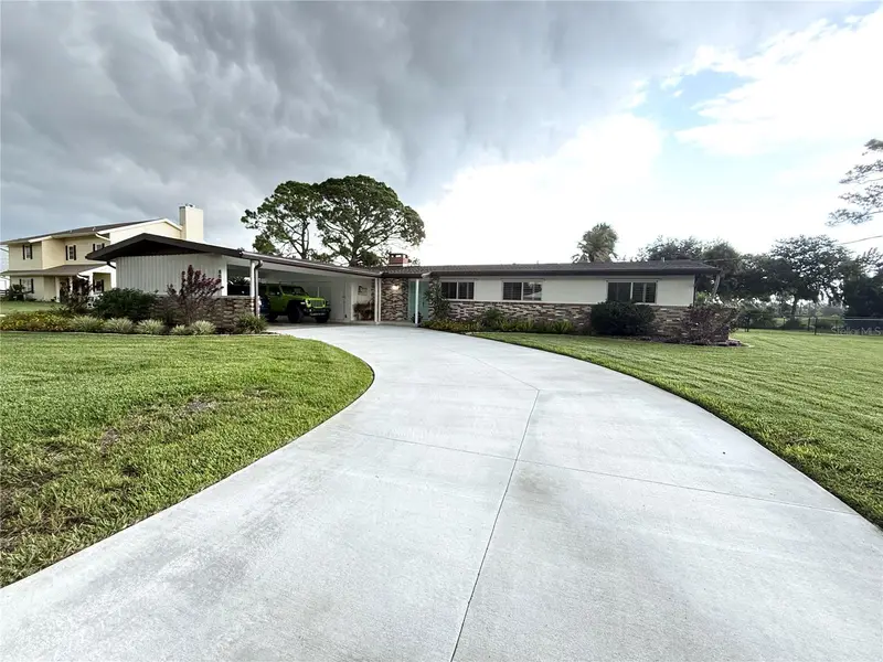 801 Fairway Dr, FL