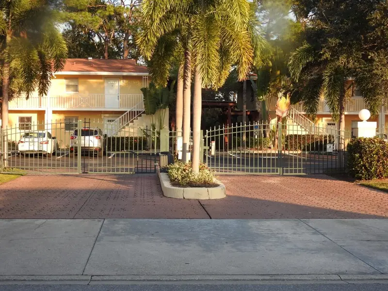 972 La Costa Cir #8, FL