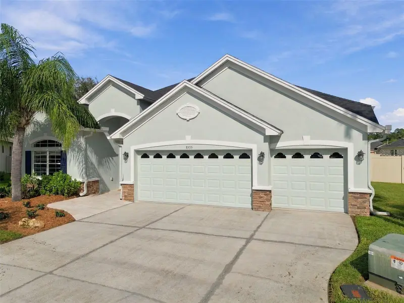 3335 Stonegate Falls Dr, FL