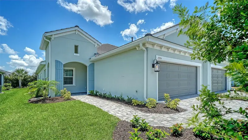 2324 Blue Mahoe Ln, FL