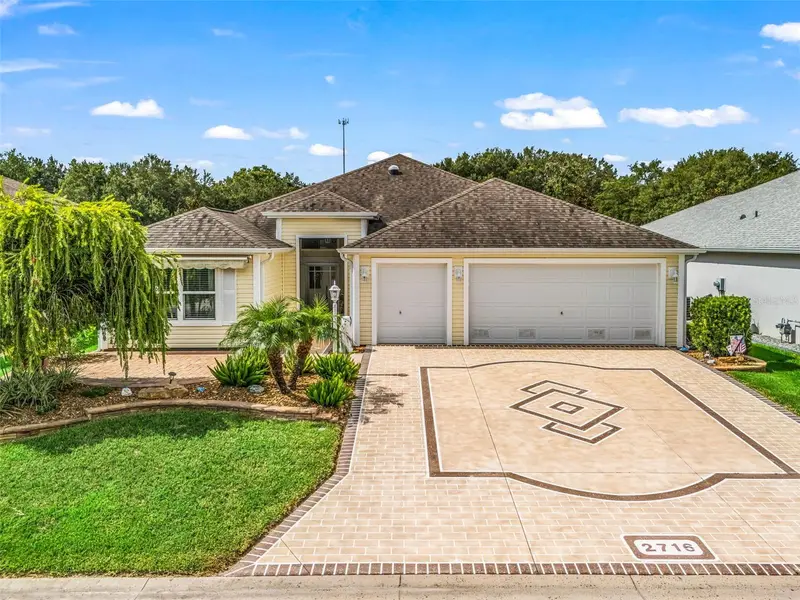 2716 Lyall Loop, FL