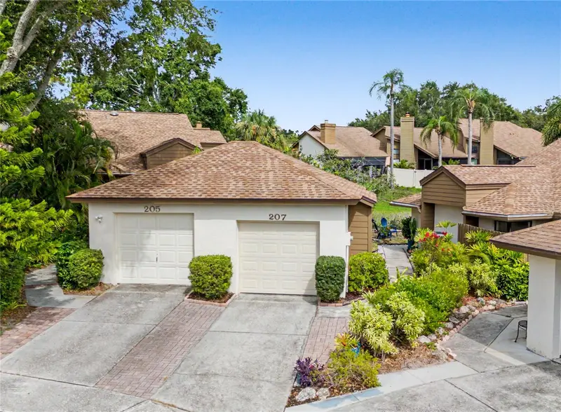 207 Lighthouse Ct, FL