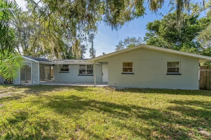 403 Pinewood Ave, FL