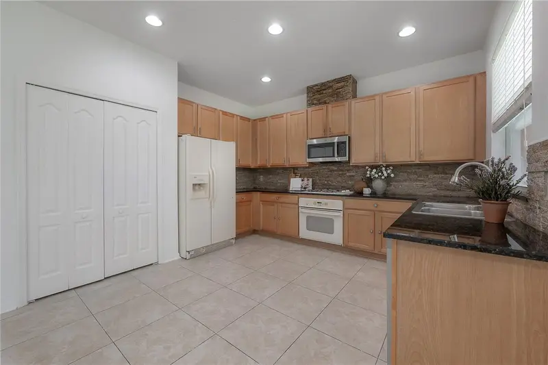 4716 Mapletree Loop, FL
