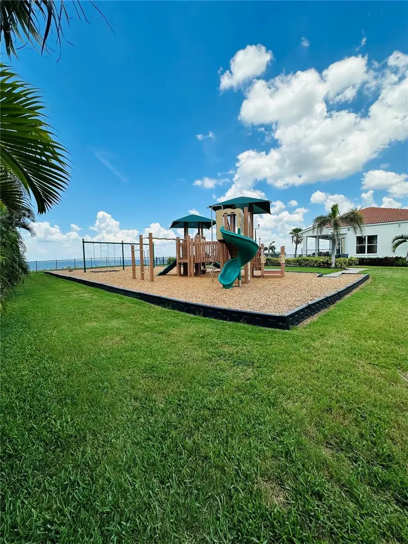 1327 Jumana Loop, FL