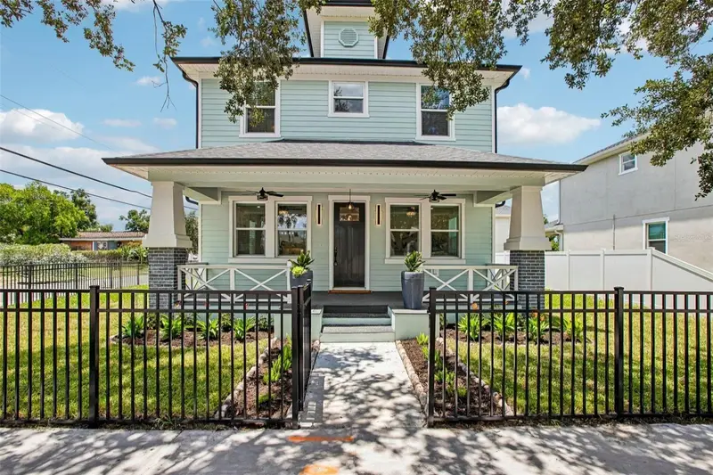 406 E Chelsea St, FL