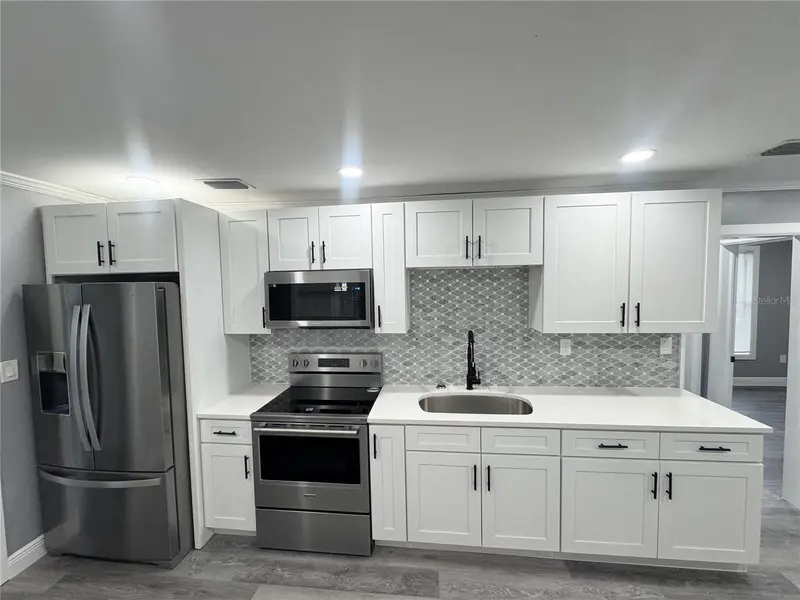 425 S Observatory Dr, FL