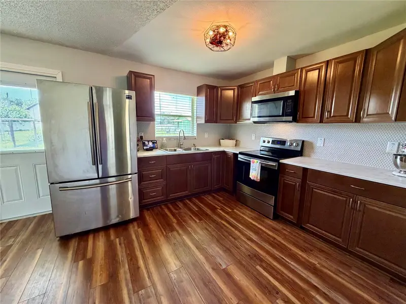 8 N Hendry Ave, FL
