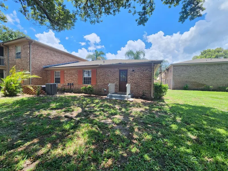 416 Banyon Tree Cir #108, FL