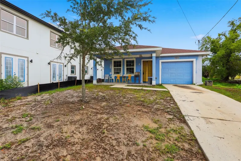 2215 E Columbus Dr, FL