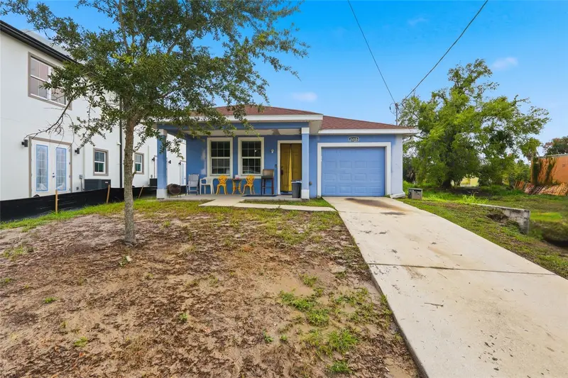 2215 E Columbus Dr, FL