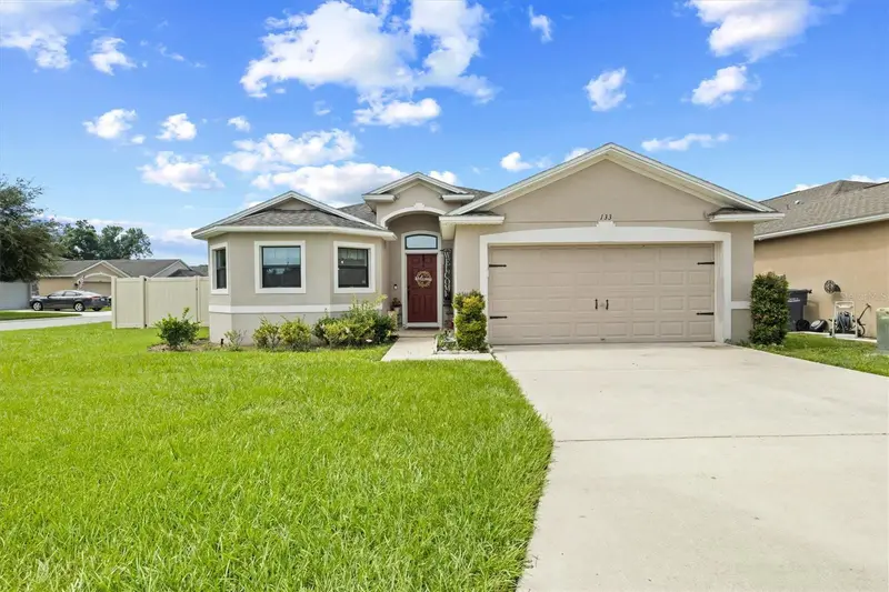 133 Crossing Dr, FL