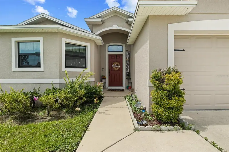 133 Crossing Dr, FL