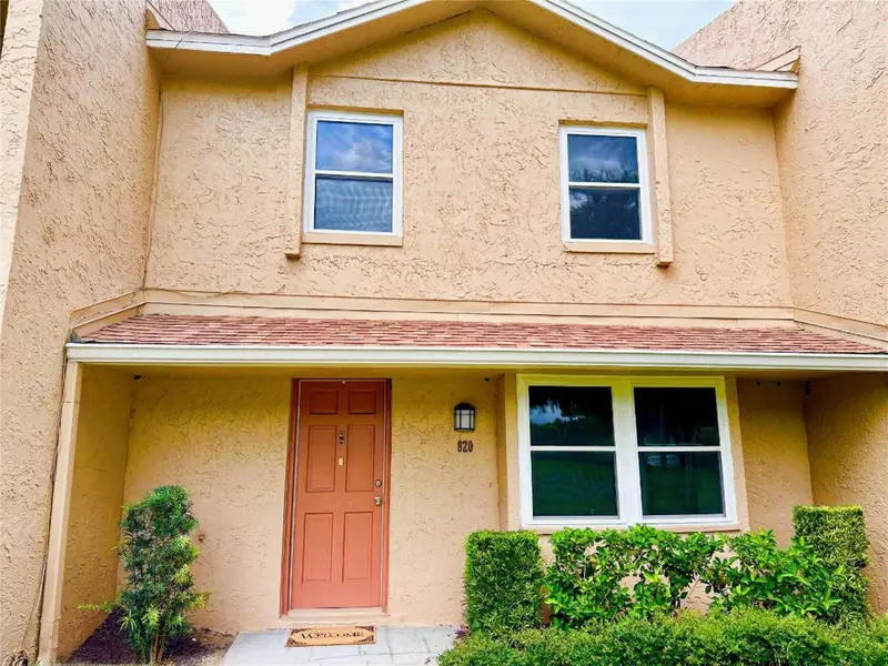 820 Park Lake Cir #11, FL