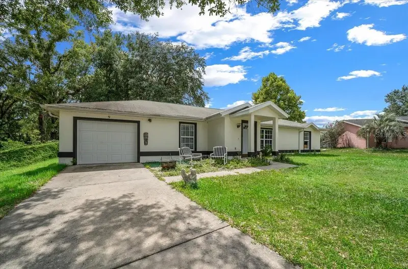 9 Pine Circle Run, FL