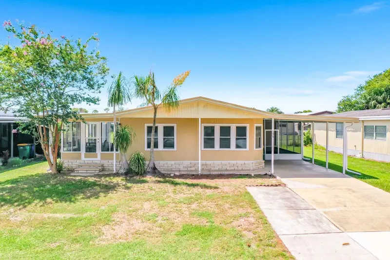 1676 Elkhart Cir, FL