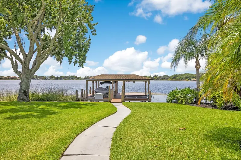 884 W Lake Holden Pt, FL