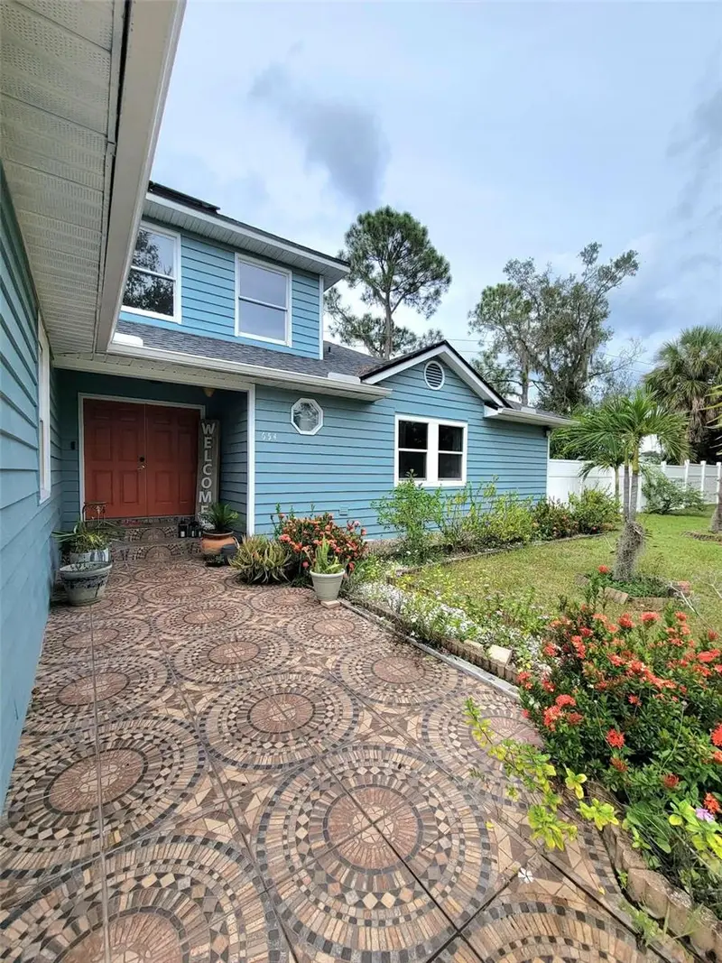 654 Madrid Dr, FL