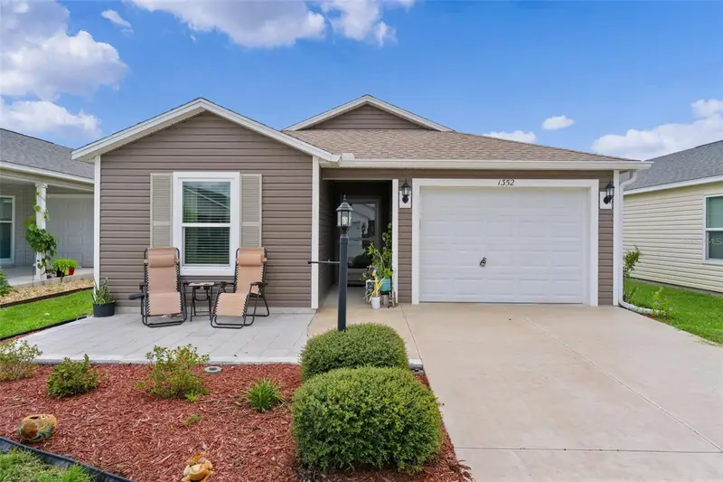 1352 Marybeth Ln, FL