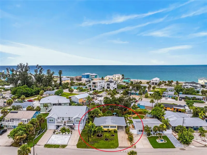 1330 Holiday Dr, FL