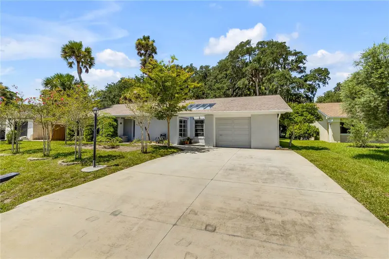 19 Crompton Pl, FL