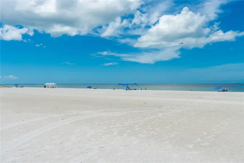 11605 Gulf Blvd #503, FL