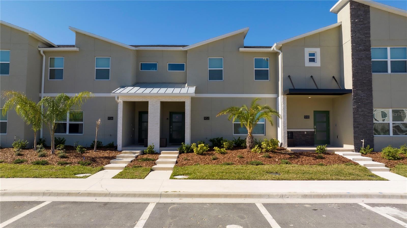 952 Leader St, FL