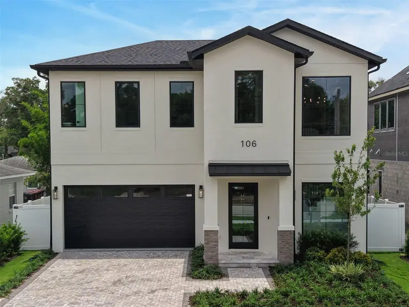 106 W King St, FL