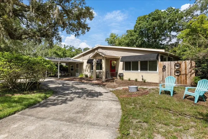 12510 Noreast Lake Dr, FL