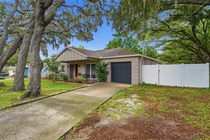 1901 E Diana St, FL