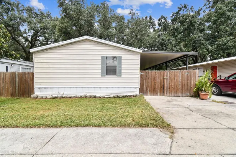 10607 Bay Hills Cir, FL