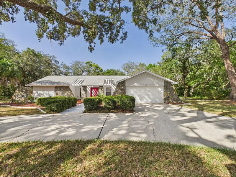 7256 Royal Oak Dr, FL