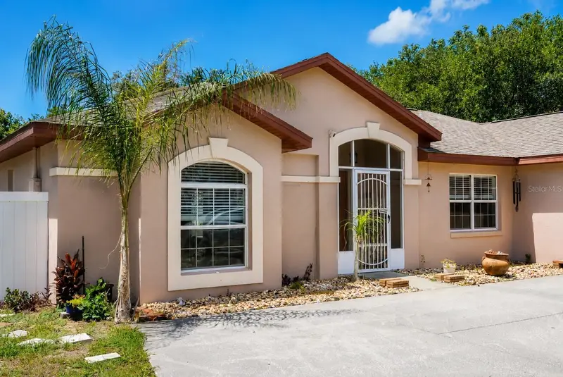 11130 Fountain Lake Blvd, FL