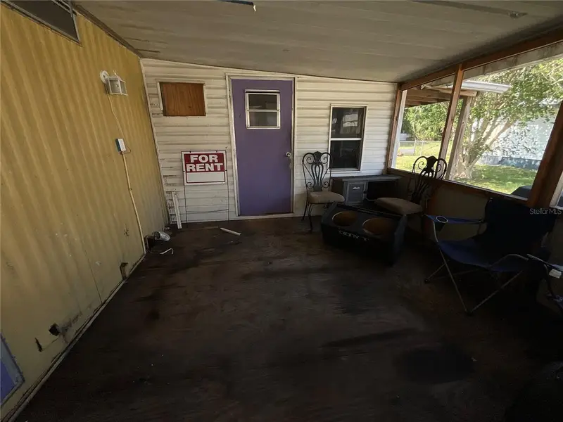 702 Jersey Ct, FL